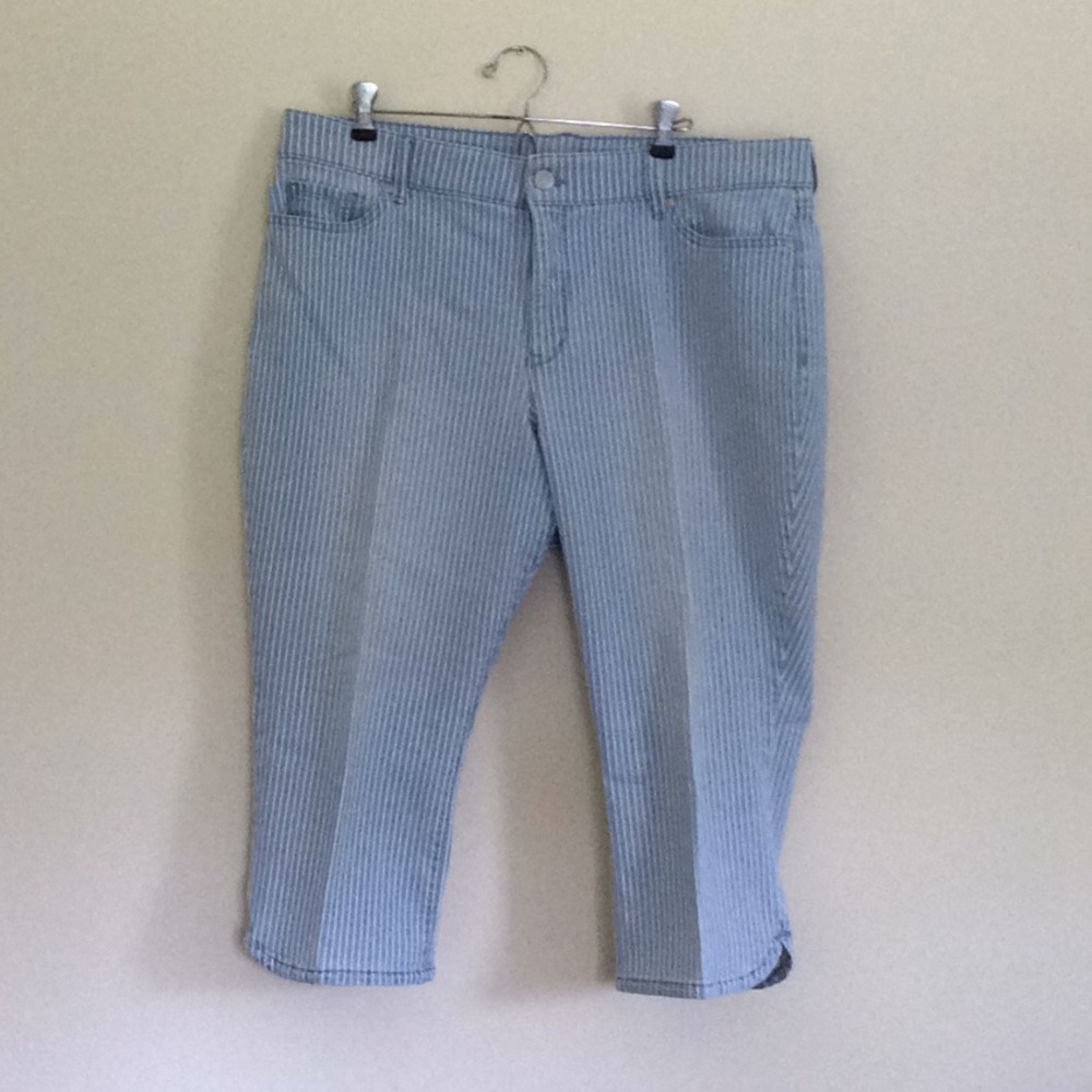 Cropped Jeans Pin Stripe Blue Denim